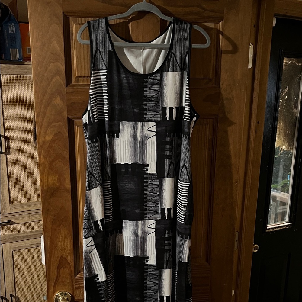 Black and White Geometric Women's Dress